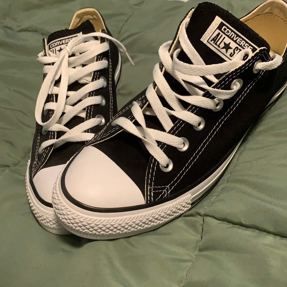 Unisex Converse Low tops